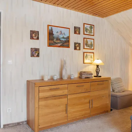 Hofer Apartment *